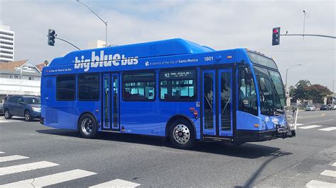 big blue bus hours